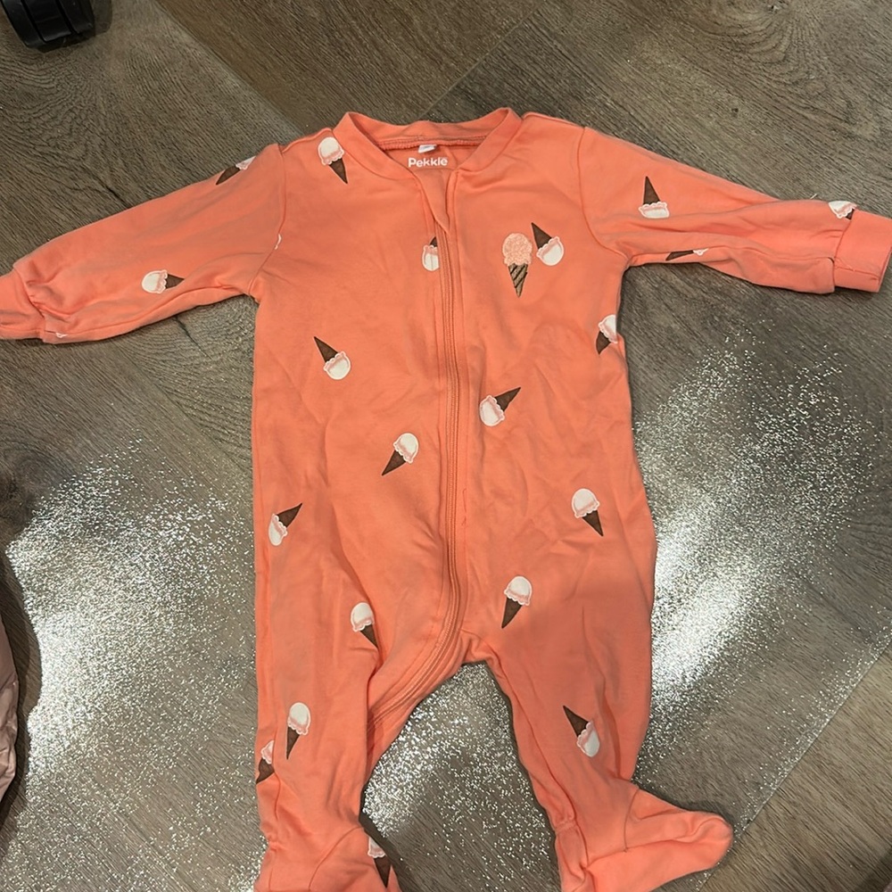 3M pekkle icecream onesie